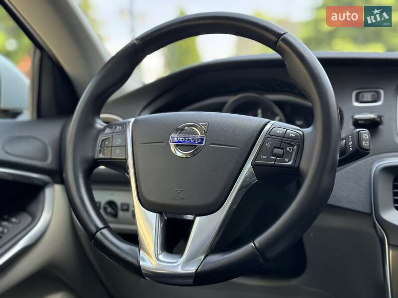 Хэтчбек Volvo V40 2013 в Стрые