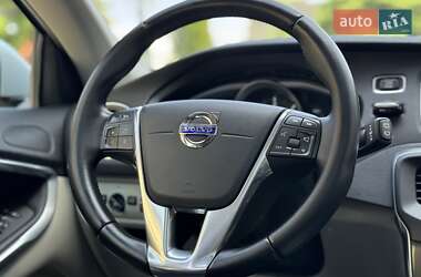Хэтчбек Volvo V40 2013 в 