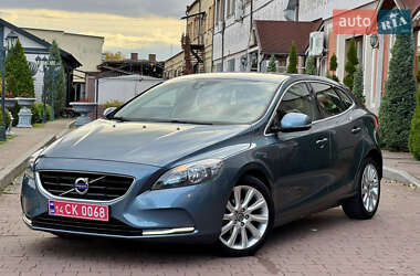 Хэтчбек Volvo V40 2013 в 