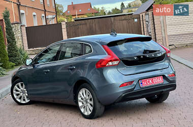 Хэтчбек Volvo V40 2013 в 