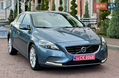 Хэтчбек Volvo V40 2013 в 