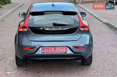 Хэтчбек Volvo V40 2013 в 
