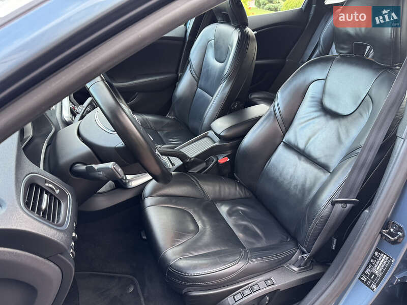 Хэтчбек Volvo V40 2013 в Стрые