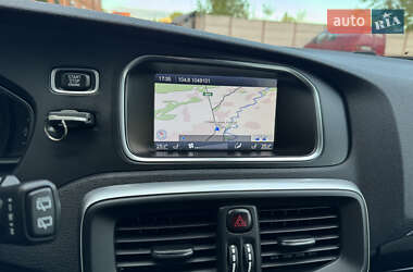 Хэтчбек Volvo V40 2013 в 