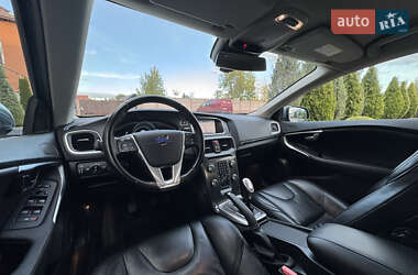 Хэтчбек Volvo V40 2013 в 