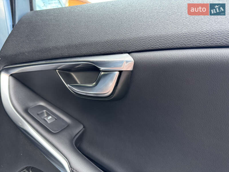 Хэтчбек Volvo V40 2013 в Стрые