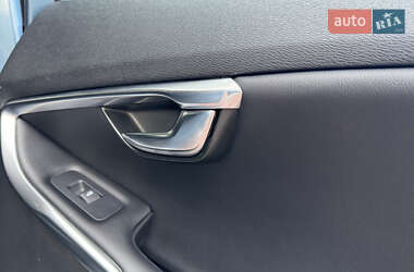 Хэтчбек Volvo V40 2013 в 
