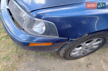 Универсал Volvo V40 2000 в 