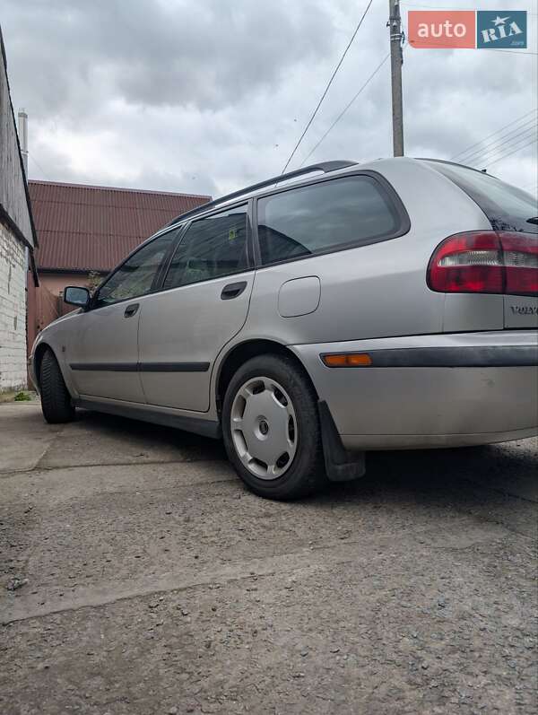 Універсал Volvo V40 2002 в Житомирі фото 4 Універсал Volvo V40 2002 в Житомирі