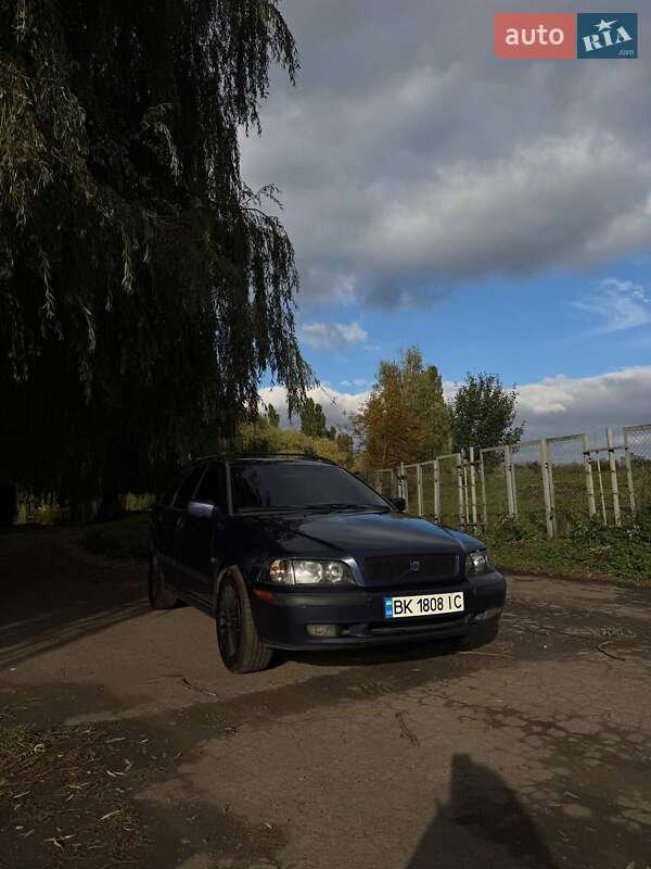 Универсал Volvo V40 2001 в Ровно