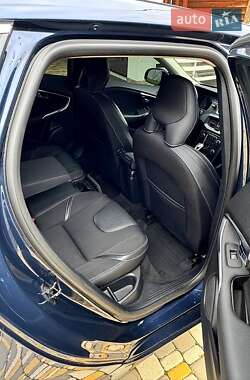 Хетчбек Volvo V40 2013 в 