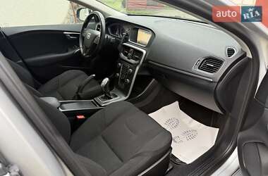 Хэтчбек Volvo V40 2014 в 