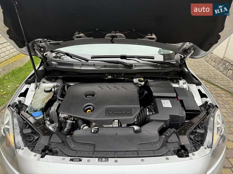 Хэтчбек Volvo V40 2014 в Луцке