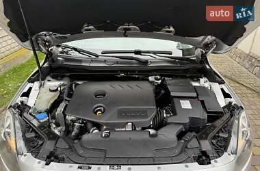 Хэтчбек Volvo V40 2014 в 