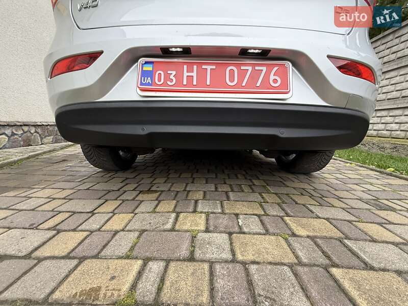 Хэтчбек Volvo V40 2014 в Луцке
