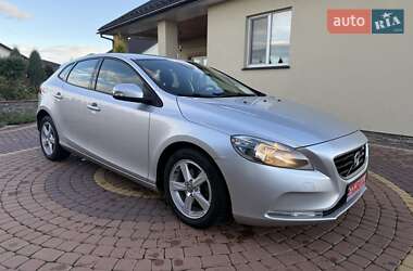 Хэтчбек Volvo V40 2014 в 