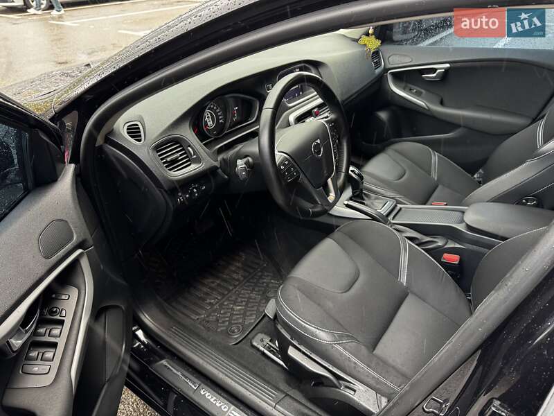 Хетчбек Volvo V40 2019 в Києві фото 10 Хетчбек Volvo V40 2019 в Києві