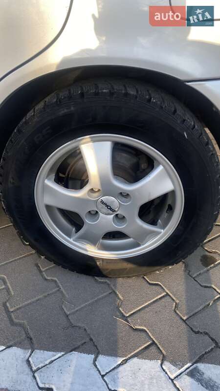 Універсал Volvo V40 2002 в Чернівцях фото 5 Універсал Volvo V40 2002 в Чернівцях