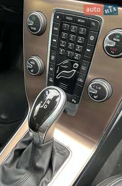 Хетчбек Volvo V40 2015 в  фото 6 Хетчбек Volvo V40 2015 в