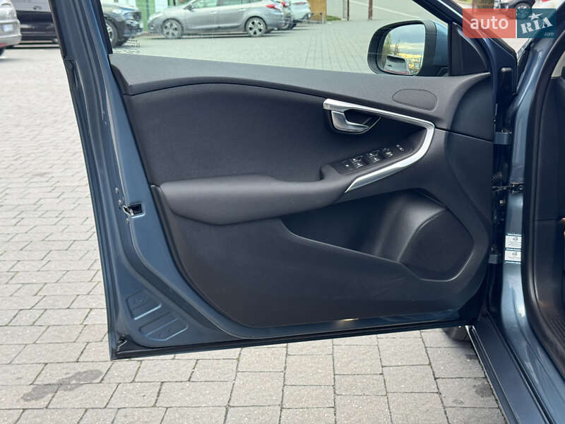 Хетчбек Volvo V40 2013 в Стрию