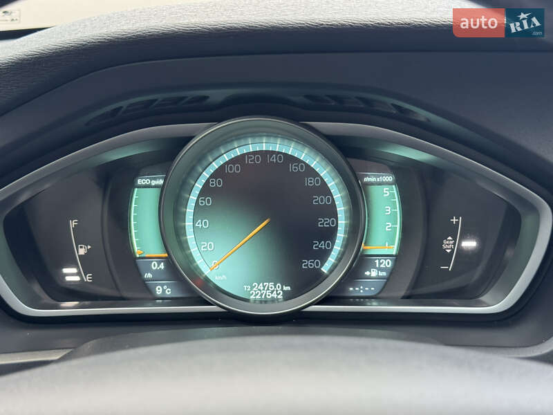 Хетчбек Volvo V40 2013 в Стрию