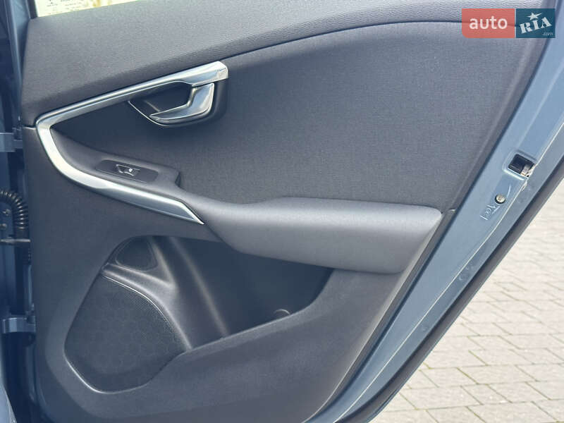 Хетчбек Volvo V40 2013 в Стрию