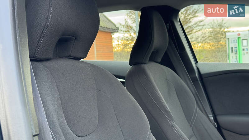 Хетчбек Volvo V40 2013 в Стрию