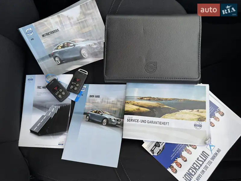 Хетчбек Volvo V40 2013 в Стрию документ