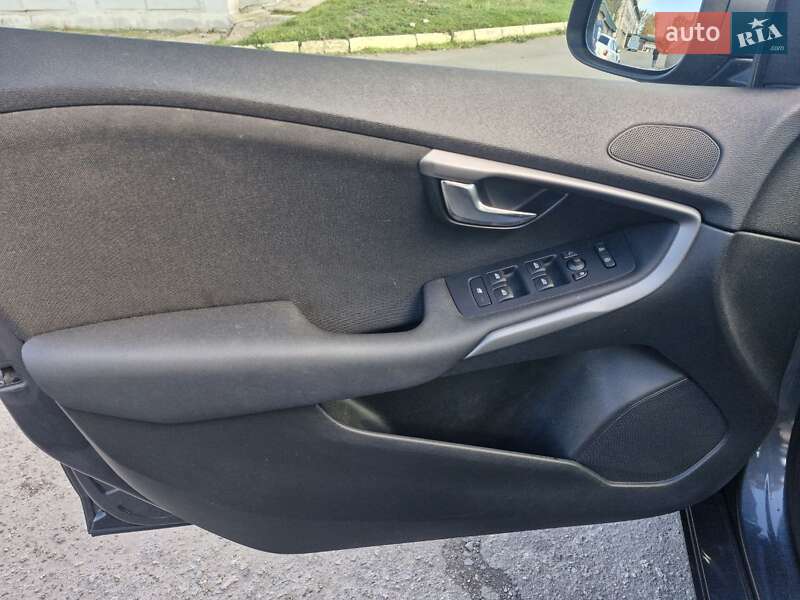 Хетчбек Volvo V40 2014 в Миколаєві