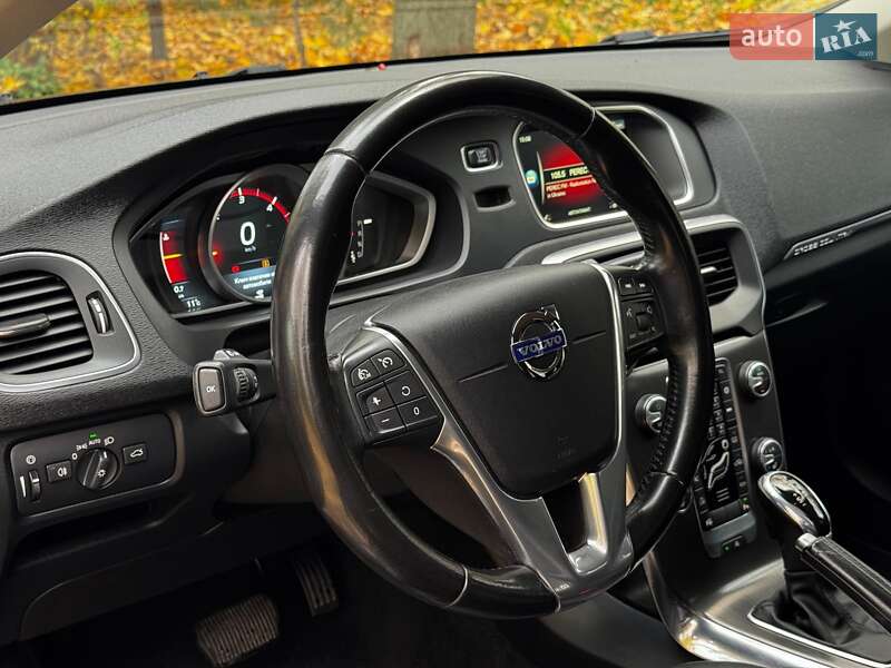 Хетчбек Volvo V40 2015 в Києві фото 14 Хетчбек Volvo V40 2015 в Києві
