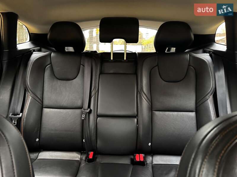 Хетчбек Volvo V40 2015 в Києві фото 21 Хетчбек Volvo V40 2015 в Києві