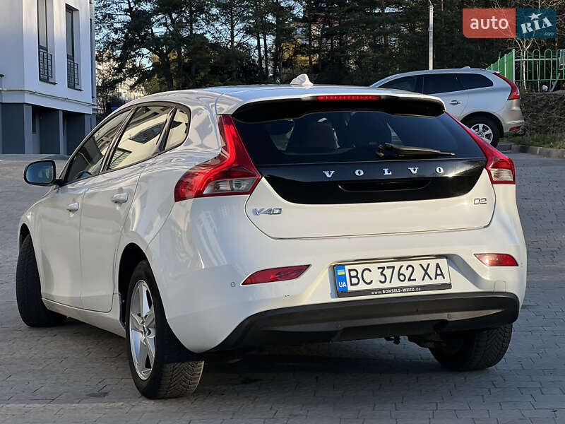 Хетчбек Volvo V40 2017 в Новояворівську фото 7 Хетчбек Volvo V40 2017 в Новояворівську