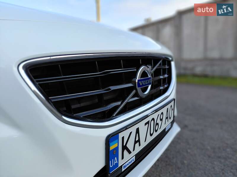 Хэтчбек Volvo V40 2013 в Бердичеве