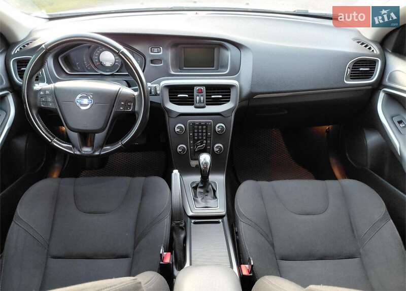 Хэтчбек Volvo V40 2013 в Бердичеве