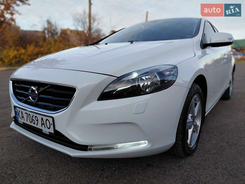 Хэтчбек Volvo V40 2013 в Бердичеве