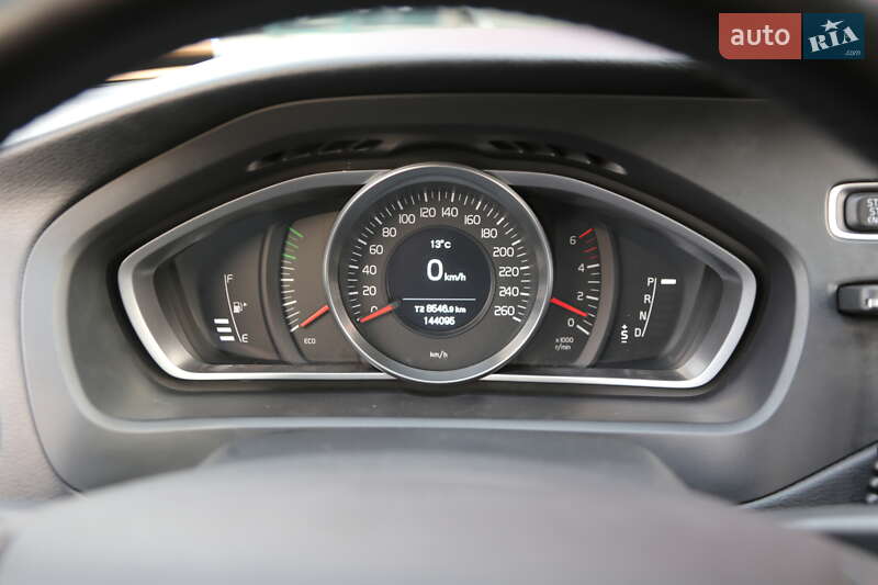 Хэтчбек Volvo V40 2013 в Киеве фото 17 Хэтчбек Volvo V40 2013 в Киеве