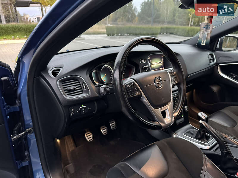 Хетчбек Volvo V40 2017 в Ірпені фото 35 Хетчбек Volvo V40 2017 в Ірпені