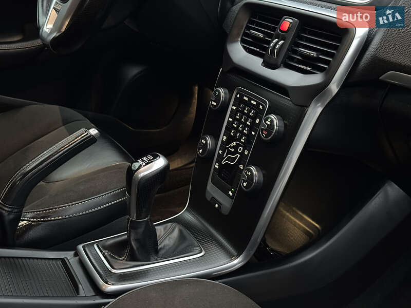 Хетчбек Volvo V40 2017 в Ірпені фото 50 Хетчбек Volvo V40 2017 в Ірпені