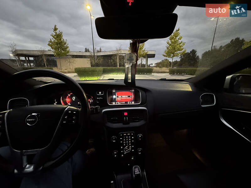 Хетчбек Volvo V40 2017 в Ірпені фото 82 Хетчбек Volvo V40 2017 в Ірпені