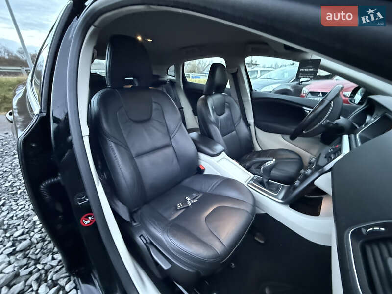 Хэтчбек Volvo V40 2013 в Стрые фото 28 Хэтчбек Volvo V40 2013 в Стрые