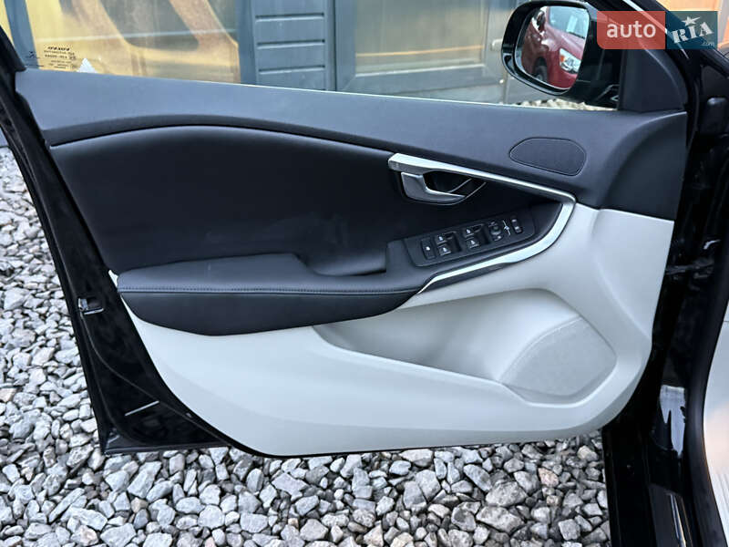 Хэтчбек Volvo V40 2013 в Стрые фото 46 Хэтчбек Volvo V40 2013 в Стрые