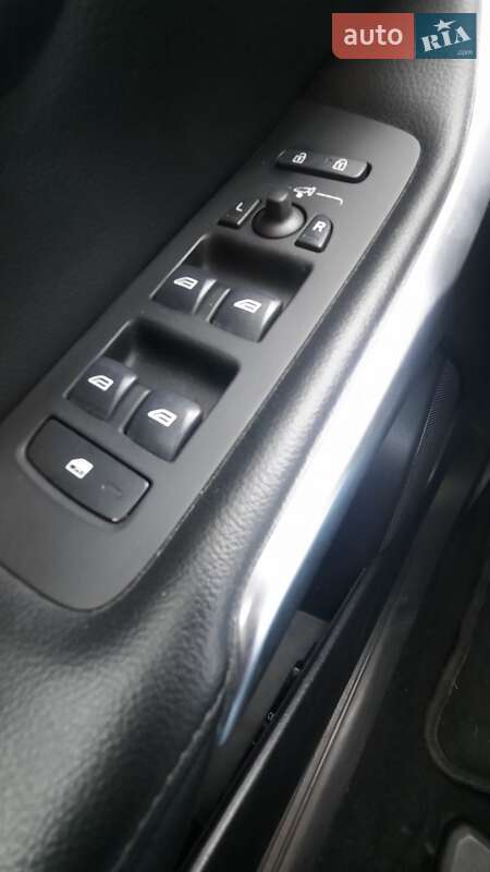 Хэтчбек Volvo V40 2013 в Красилове