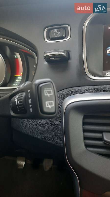 Хэтчбек Volvo V40 2013 в Красилове