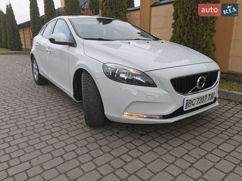 Хетчбек Volvo V40 2016 в Львові фото 20 Хетчбек Volvo V40 2016 в Львові