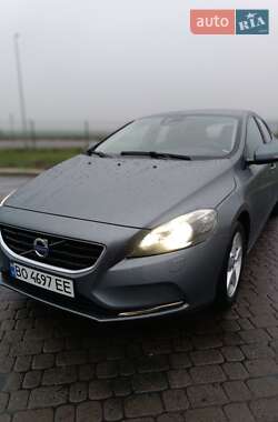 Хетчбек Volvo V40 2015 в Радивиліві