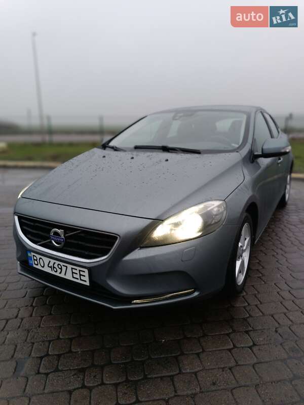 Volvo V40 2015
