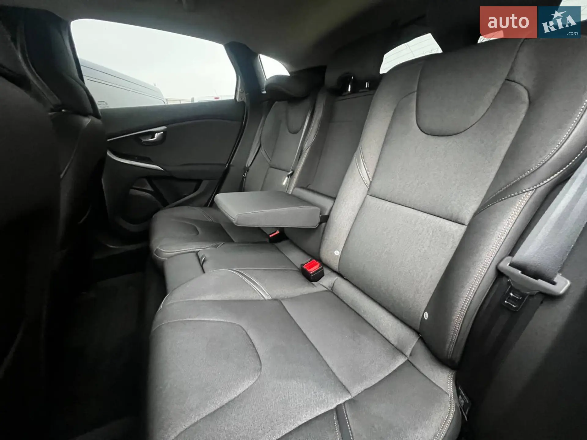 2018 Volvo V40 - мініатюра 16