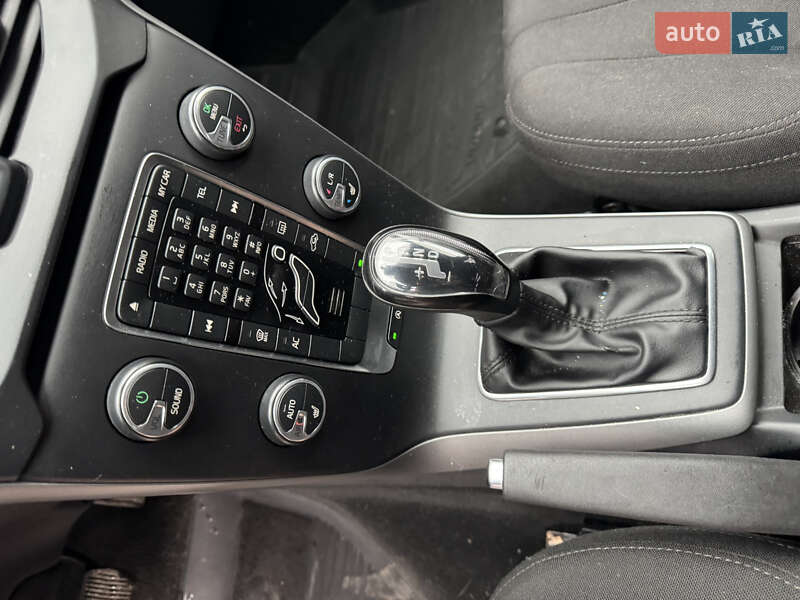 Хэтчбек Volvo V40 2014 в Владимире