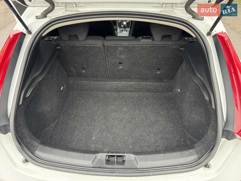 Хэтчбек Volvo V40 2014 в Владимире