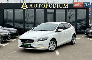Хэтчбек Volvo V40 2013 в Киеве
